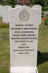 FORT PITT MILITARY CEMETERY - MATTHEWS, RICHARD F