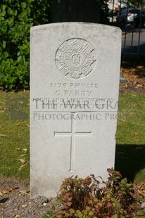 FORT PITT MILITARY CEMETERY - PARRY, G