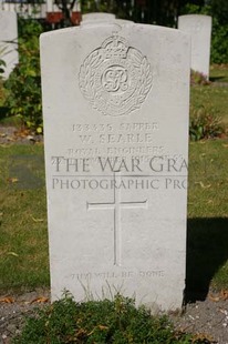 FORT PITT MILITARY CEMETERY - SEARLE, WALTER