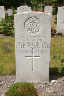 FORT PITT MILITARY CEMETERY - TANTON, W J