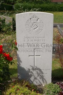 FORT PITT MILITARY CEMETERY - WATTS, RONALD ARTHUR HUGHES