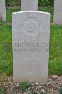 LE GRAND HASARD MILITARY CEMETERY, MORBECQUE - BELL, HERBERT SIDNEY