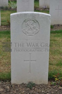 LE GRAND HASARD MILITARY CEMETERY, MORBECQUE - ROBERTS, CLEMENT WILLIAM HERBERT