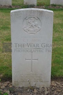 LE GRAND HASARD MILITARY CEMETERY, MORBECQUE - SMITH, GEORGE THOMAS
