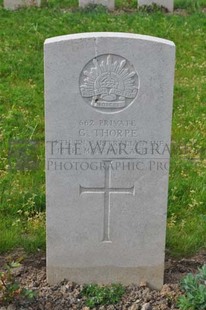 LE GRAND HASARD MILITARY CEMETERY, MORBECQUE - THORPE, GEORGE