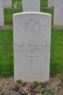 LE GRAND HASARD MILITARY CEMETERY, MORBECQUE - THROWER, J F