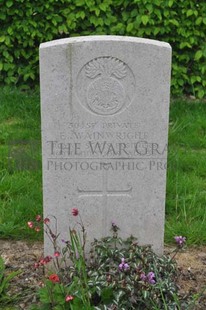 LE GRAND HASARD MILITARY CEMETERY, MORBECQUE - WAINWRIGHT, ERNEST