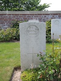 Couin New British Cemetery - Besley, E T