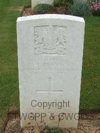 Couin New British Cemetery - Brown, E