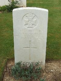 Couin New British Cemetery - Burns, J