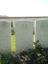 Couin New British Cemetery - Donoghue, J J