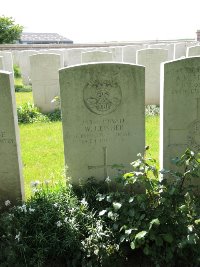 Couin New British Cemetery - Fisher, W J