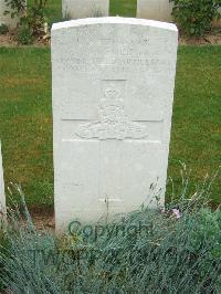 Couin New British Cemetery - Ford, James