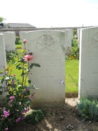 Couin New British Cemetery - Gouldthorpe, G F