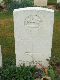 Couin New British Cemetery - Graham, J