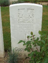 Couin New British Cemetery - Green, H