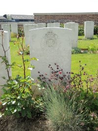 Couin New British Cemetery - Green, John Martin