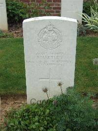 Couin New British Cemetery - Hartley, James