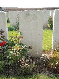 Couin New British Cemetery - Hinchcliffe, J