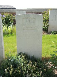 Couin New British Cemetery - Howe, Robert Henry