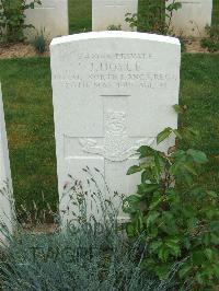 Couin New British Cemetery - Hoyle, James