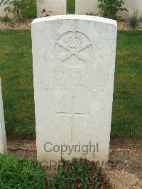 Couin New British Cemetery - Hunt, James