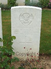 Couin New British Cemetery - Jones, D