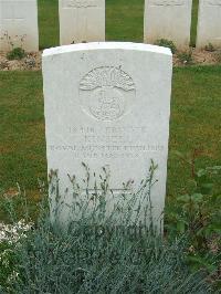 Couin New British Cemetery - Kinsella, C