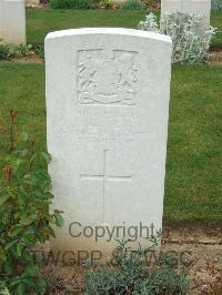 Couin New British Cemetery - Laycock, J