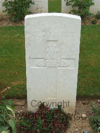 Couin New British Cemetery - Lindsay, A