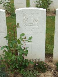 Couin New British Cemetery - Link, P