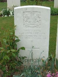 Couin New British Cemetery - Lupton, Clifford