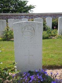 Couin New British Cemetery - McCartney, R W