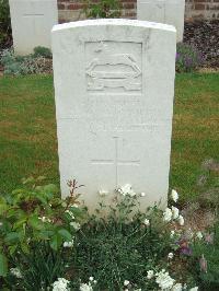 Couin New British Cemetery - McMurrough, R