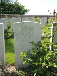 Couin New British Cemetery - Pike, J H