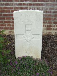 Couin New British Cemetery - Plant, J