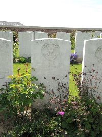 Couin New British Cemetery - Poole, Russell Laurence