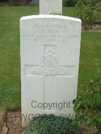 Couin New British Cemetery - Reid, A