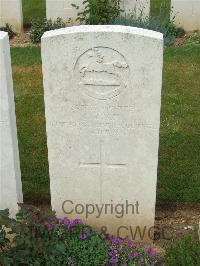 Couin New British Cemetery - Ryan, F