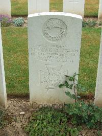 Couin New British Cemetery - Savage, Dickson Cornelius