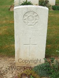 Couin New British Cemetery - Sharpe, Edgar