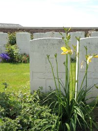 Couin New British Cemetery - Slatter, H P