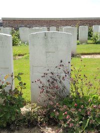 Couin New British Cemetery - Stuart, F L