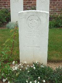 Couin New British Cemetery - Taylor, Harry