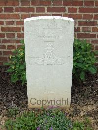 Couin New British Cemetery - Thomas, N