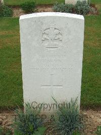 Couin New British Cemetery - Wade, Thomas