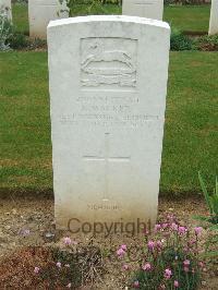 Couin New British Cemetery - Walker, Rupert