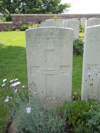 Couin New British Cemetery - Whittaker, O W