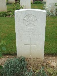 Couin New British Cemetery - Wilford, H