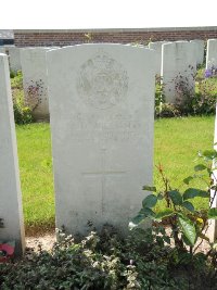 Couin New British Cemetery - Williams, R O